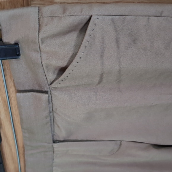 Sz 4 Tahari Khaki Dress Capris - Picture 3 of 7